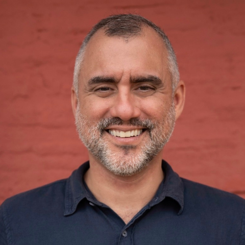 Gerardo Vildostegui Headshot