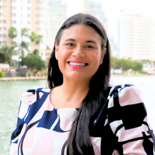 Lucia Baez Geller Headshot
